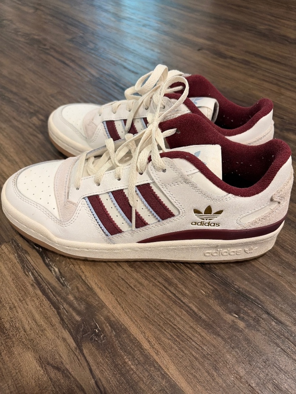 Adidas Tennis shoes